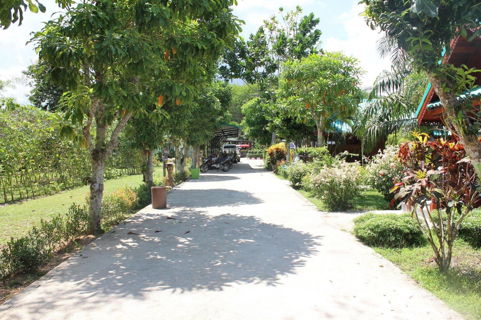 Ao Nang Baan Suan Resort Luaran gambar